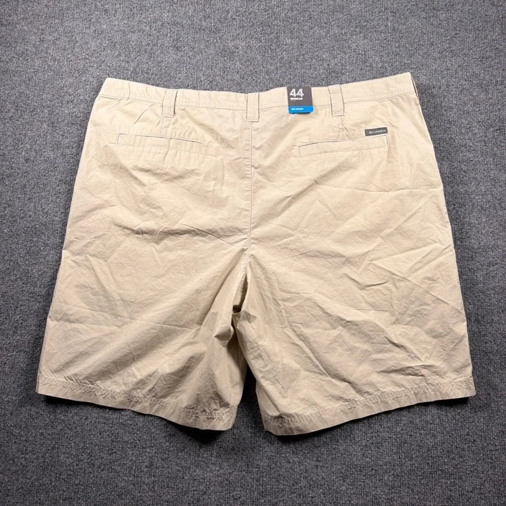 Columbia Washed Out Short Mens 44 Khaki Cotton 10 Inseam NWT